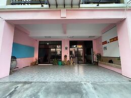 OYO 75486 Anna Residence Jomtien