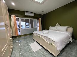 OYO 75486 Anna Residence Jomtien