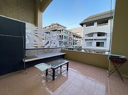 OYO 75486 Anna Residence Jomtien