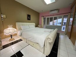 OYO 75486 Anna Residence Jomtien
