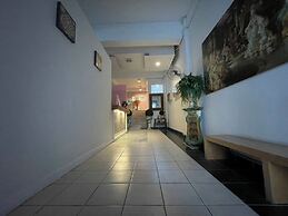 OYO 75486 Anna Residence Jomtien