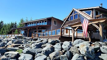 Resurrection Lodge on the Bay