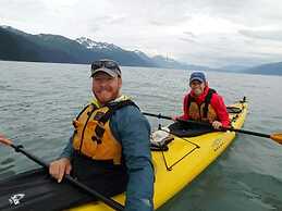 Resurrection Lodge on the Bay