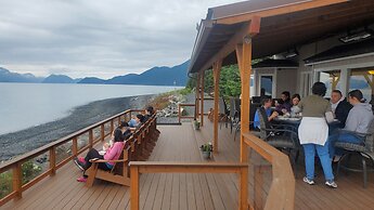 Resurrection Lodge on the Bay
