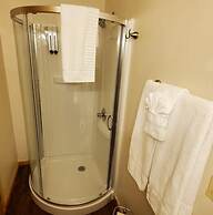 Resurrection Lodge on the Bay