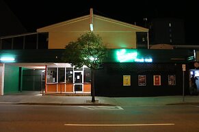 Crocodilly Inn - Hostel