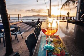 Le Nautique - Luxury Waterfront Hotel