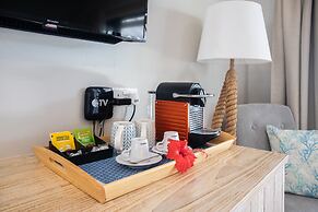 Le Nautique - Luxury Waterfront Hotel