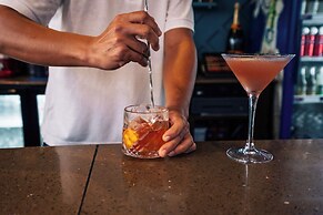 Le Nautique - Luxury Waterfront Hotel