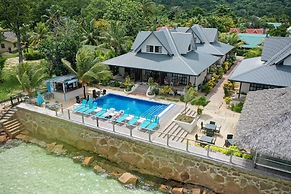 Le Nautique - Luxury Waterfront Hotel