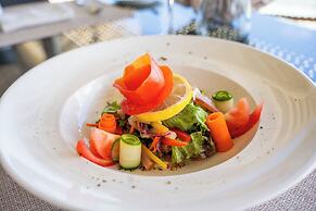 Le Nautique - Luxury Waterfront Hotel