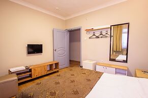 Tac Hotel