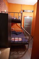 Chilloutlya Hostel&Bar