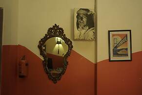 Chilloutlya Hostel&Bar