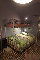 Chilloutlya Hostel&Bar