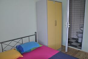 Chilloutlya Hostel&Bar