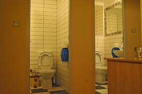 Chilloutlya Hostel&Bar