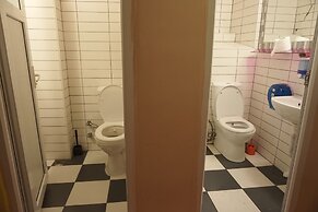 Chilloutlya Hostel&Bar