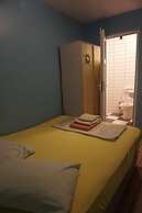 Chilloutlya Hostel&Bar