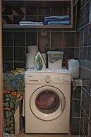 Chilloutlya Hostel&Bar