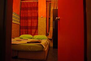 Chilloutlya Hostel&Bar