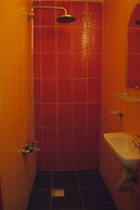 Chilloutlya Hostel&Bar