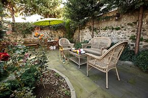 Otel Tahir Aga Konagi