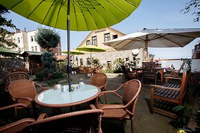 Otel Tahir Aga Konagi