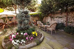 Otel Tahir Aga Konagi