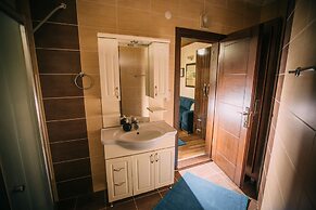 Blue & Green Villa Gursoy