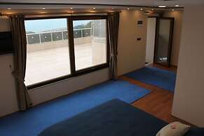 Blue & Green Villa Gursoy