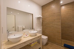 Le Nautique Luxury Beachfront Apartments