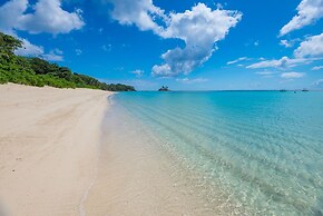 Le Nautique Luxury Beachfront Apartments