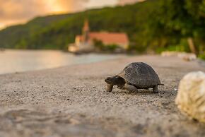 Le Nautique Luxury Beachfront Apartments