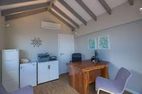 Le Nautique Luxury Beachfront Apartments