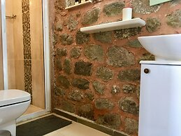 Attalos Suites Hotel