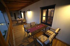 Attalos Suites Hotel