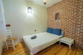 Attalos Suites Hotel