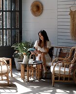 Attalos Suites Hotel