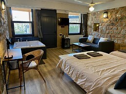 Attalos Suites Hotel