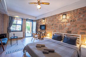 Attalos Suites Hotel