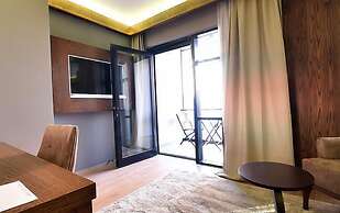 The Elegant Hotel
