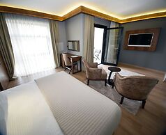 The Elegant Hotel