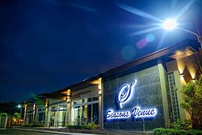 Seasons Hotel and Convention Center