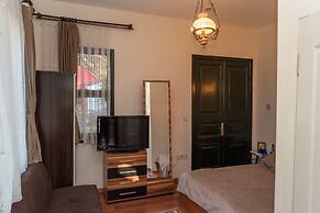 Orhan Kutbay'in Evi Turyolu Cafe Pansiyon