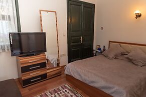 Orhan Kutbay'in Evi Turyolu Cafe Pansiyon