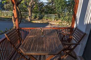 Orhan Kutbay'in Evi Turyolu Cafe Pansiyon