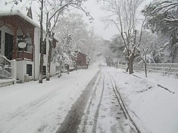 Orhan Kutbay'in Evi Turyolu Cafe Pansiyon