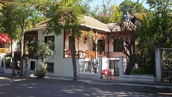 Orhan Kutbay'in Evi Turyolu Cafe Pansiyon