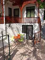 Orhan Kutbay'in Evi Turyolu Cafe Pansiyon